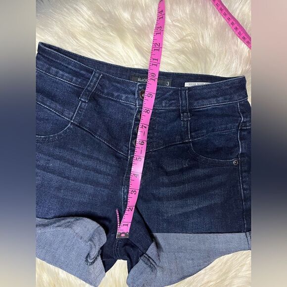 Blackheart Indigo V stitch button fly denim shorts sz 3 - Picture 9 of 10